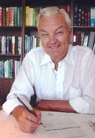 Ian Taylor, autor y anfitrión del programa de radio Momentos de la Creación.